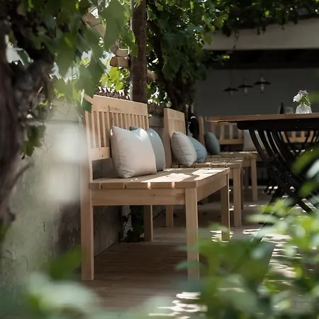 1477 Reichhalter Bed and Breakfast